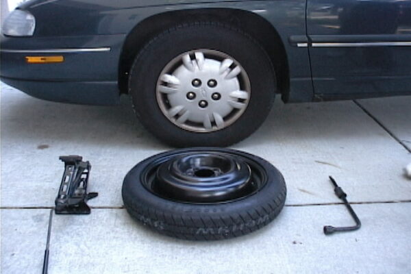 How to replace a flat tire of your car