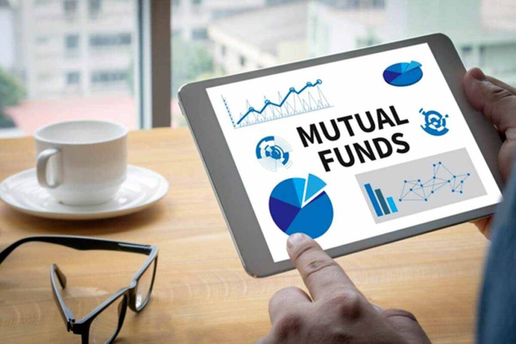 What are 3 types of mutual funds?