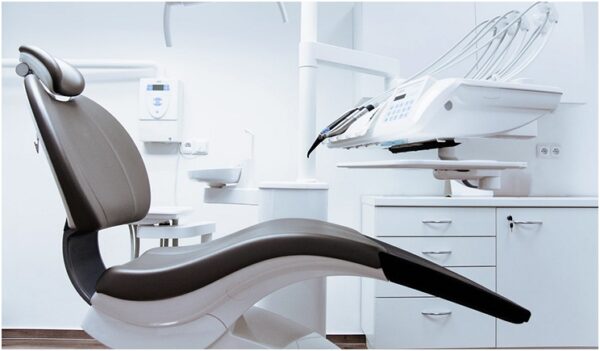 How can a dental software program help in reducing patient attrition rate?
