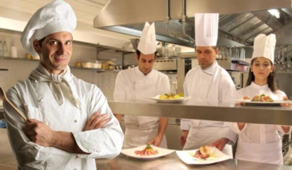 Factors to Consider When Picking Chef’s Clothing for Your Restaurant Kitchen